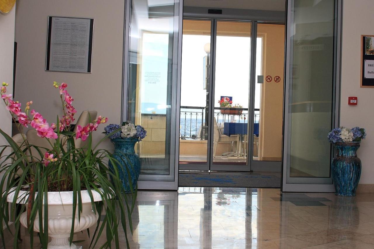 Aparthotel Natalia Podgora Bagian luar foto