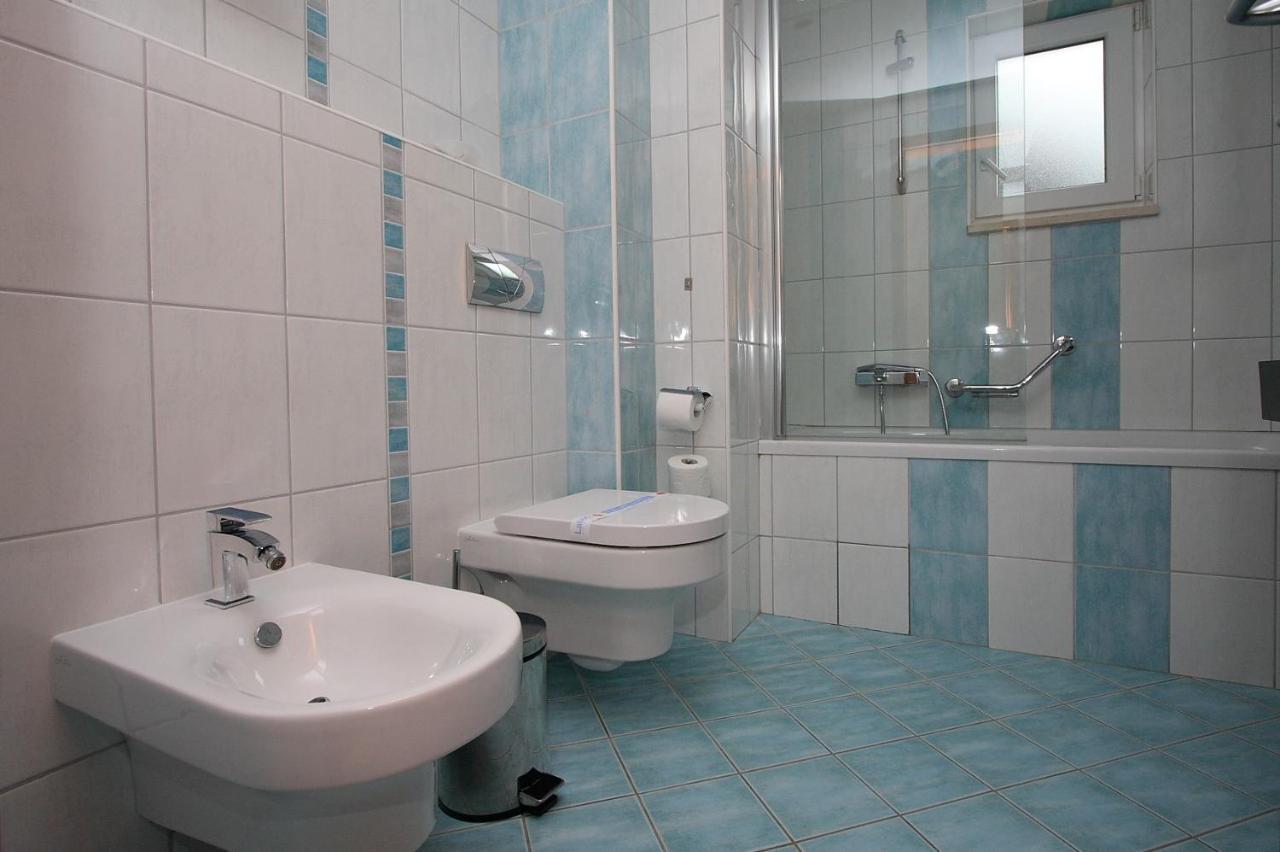 Aparthotel Natalia Podgora Bagian luar foto