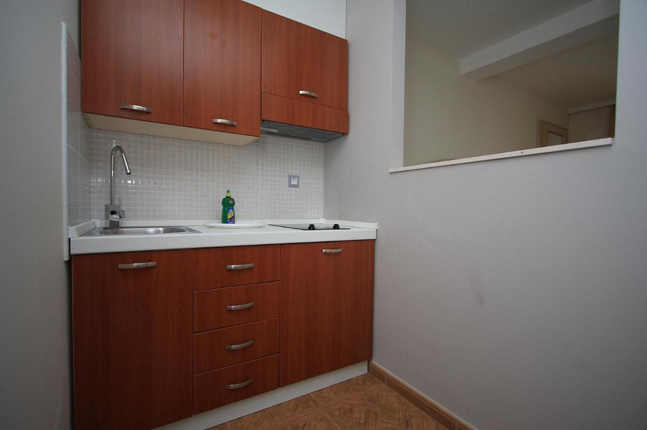Aparthotel Natalia Podgora Bagian luar foto